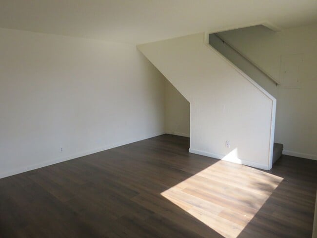 Building Photo - 3 Bedroom House in Billings Heights