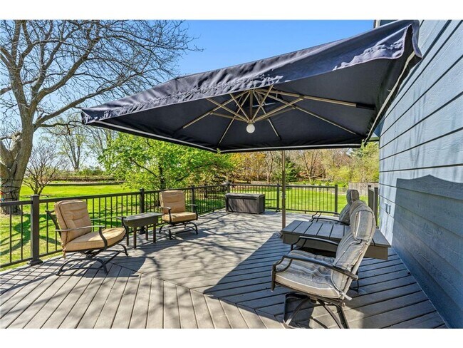 Building Photo - Stunning home located in the heart of Apple Valley *3 bed*2bath Available 10/1!