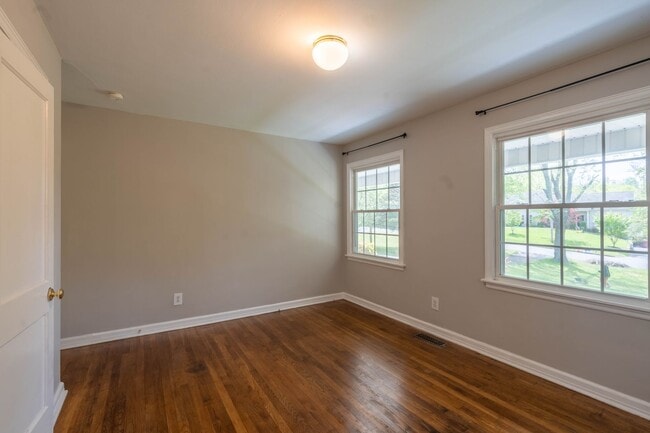 Building Photo - Beautiful 3 bed and 1 bath house in Johnso...