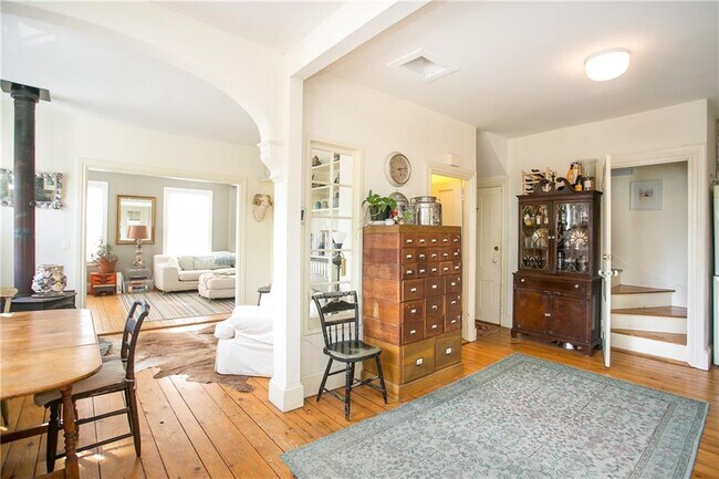 Building Photo - 94 Spring St