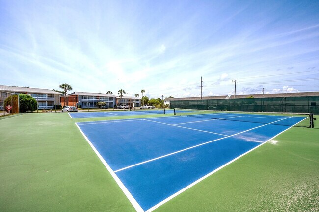 Building Photo - 4000 Gulf Terrace Dr