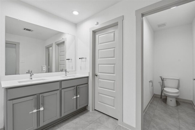 Building Photo - 7122 Telford Holw Trl