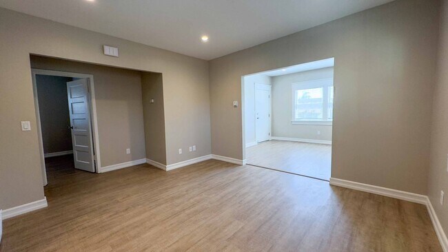 Building Photo - DL Georgia