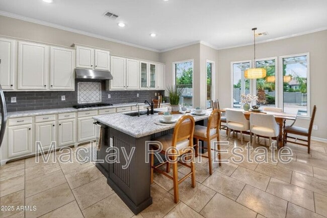 Building Photo - 527 E Tonto Dr