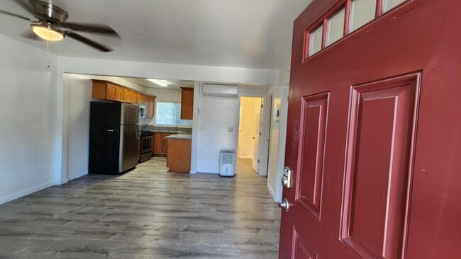 Primary Photo - 728 W 1st Ave