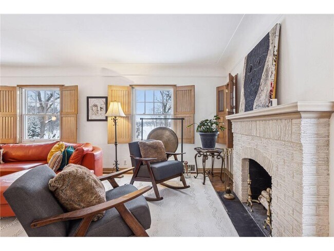 Building Photo - 1197 W Como Blvd