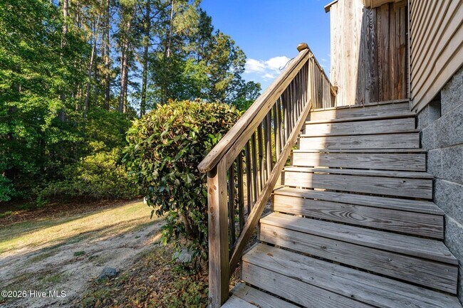 Building Photo - 108 Cypress Cir