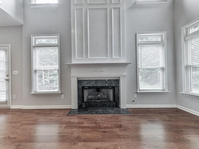 Building Photo - 408 Sixes Dr