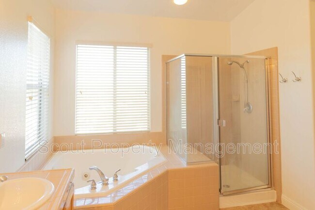 Building Photo - 33454 Twin Hills Way