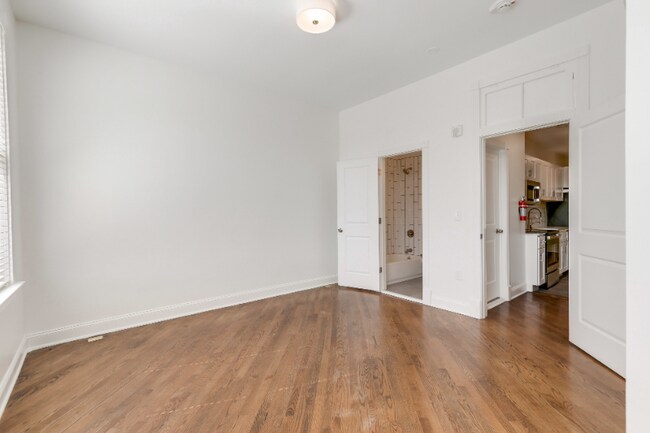 Building Photo - 1758 Park Ave