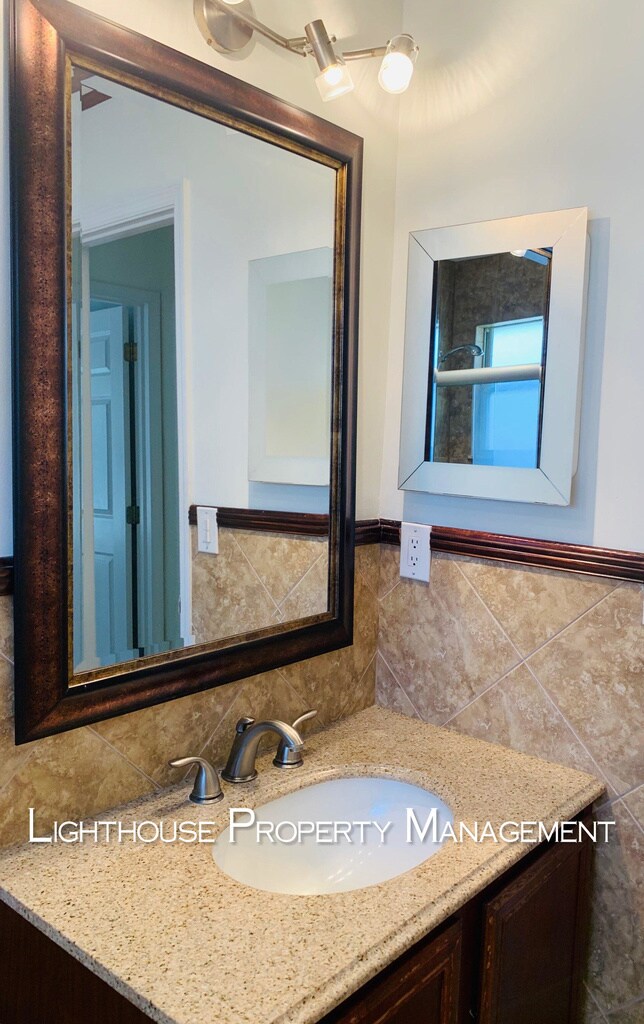 Building Photo - Pristine 3/2 in University Park!  Won't Last Long!