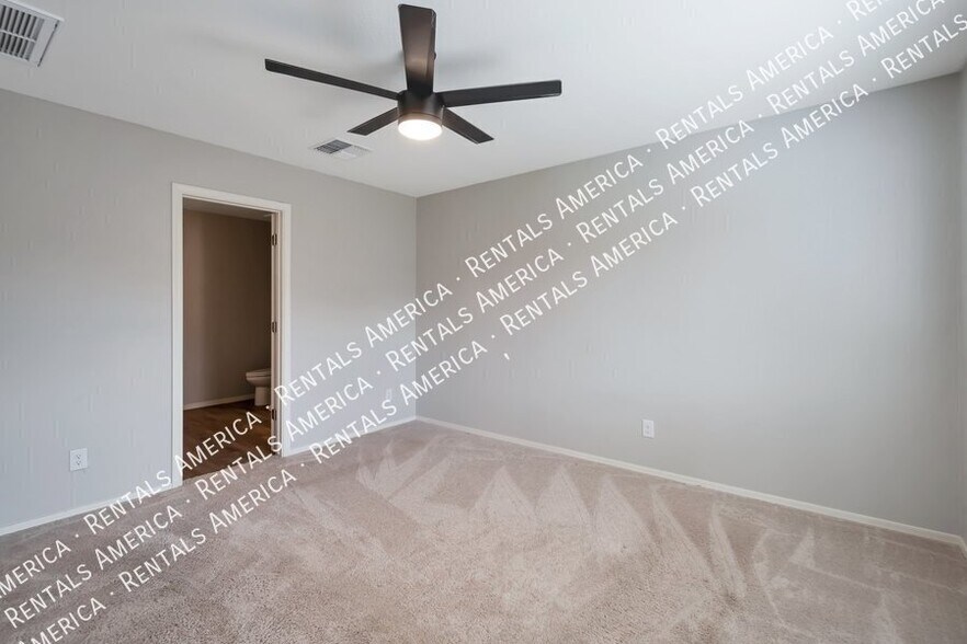 Building Photo - 495 W Geib Ave