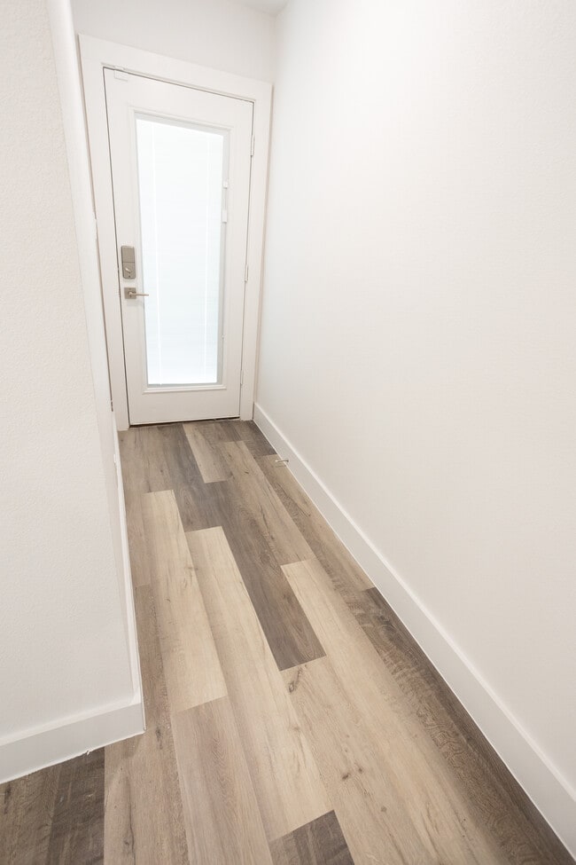 Building Photo - 3144 Wayside Ave