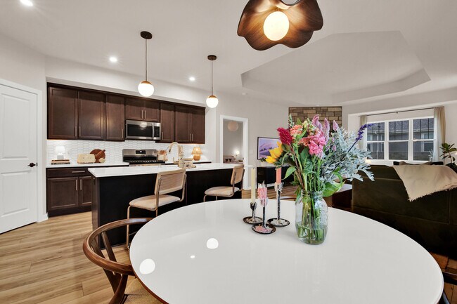 Building Photo - W204N1763 Laurel Pl