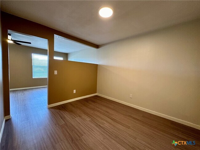 Building Photo - 1409 N Bishop St