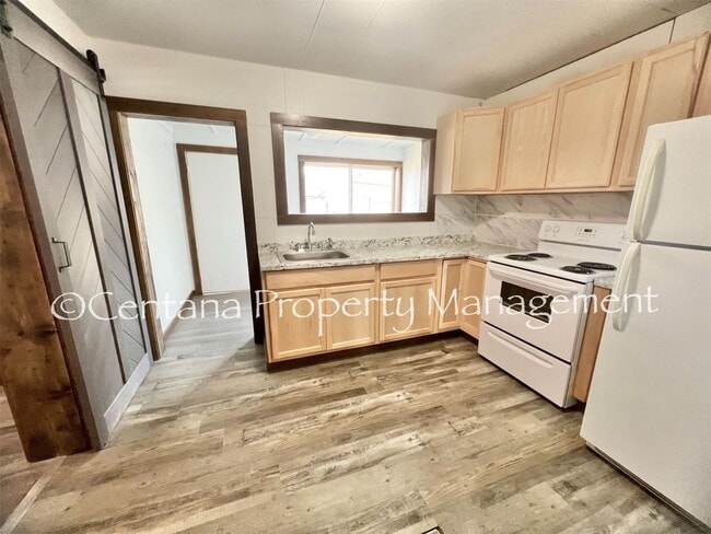Building Photo - Cozy Remodeled ONE Bedroom Suite nestled in Anaconda!