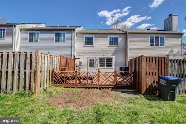 Building Photo - 6324 Lightburn Ct