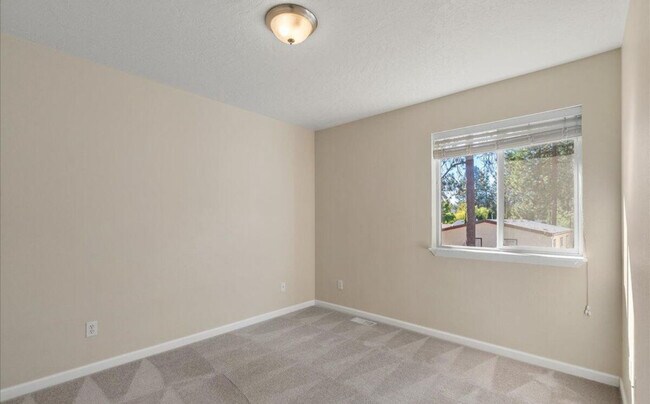 Building Photo - 4995 N Tasman Dr