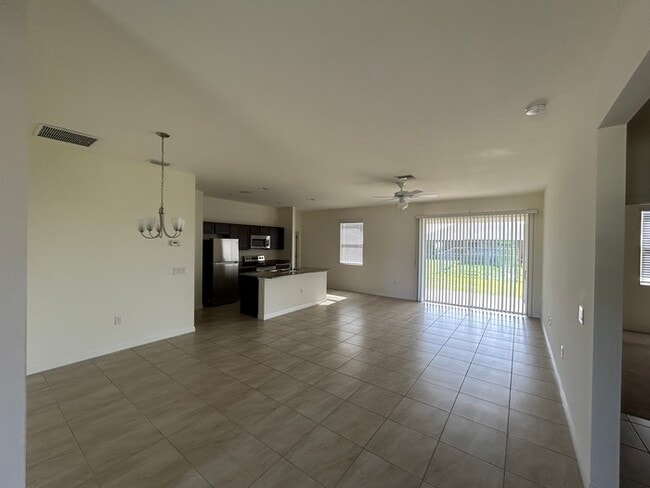 Building Photo - NW Cape Coral Single Family Home