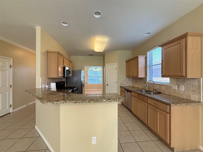 Building Photo - 211 Riata