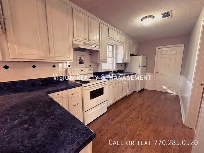 Building Photo - 95 Castlegate Cir