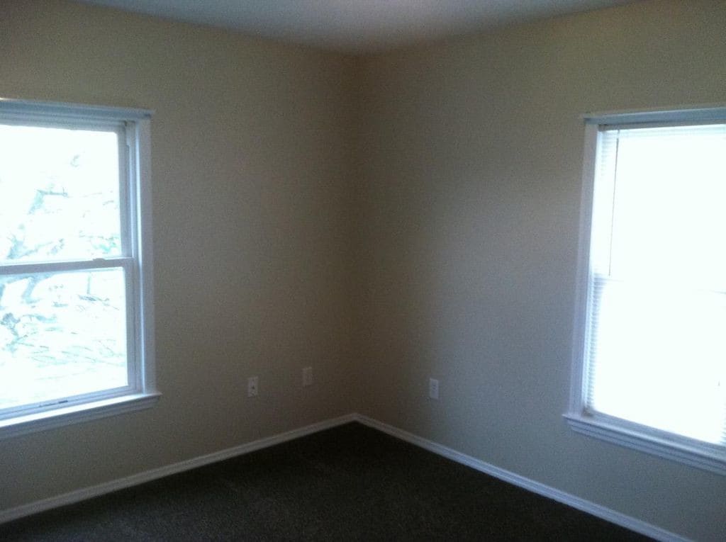 Building Photo - 302 S 2nd St