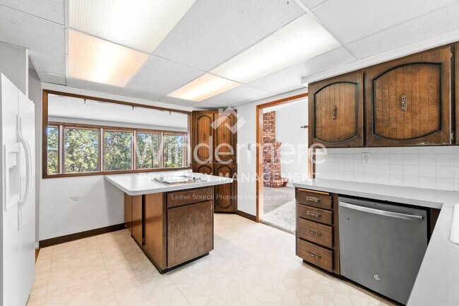 Building Photo - 3+ Bedroom, 3 Bath Available in quiet Spokane Valley