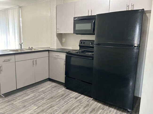 Building Photo - Market Square Apartments