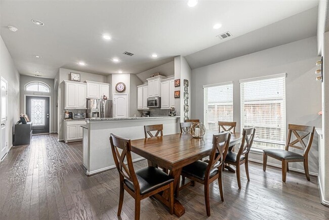 Building Photo - 143 Sunrise Haven Dr