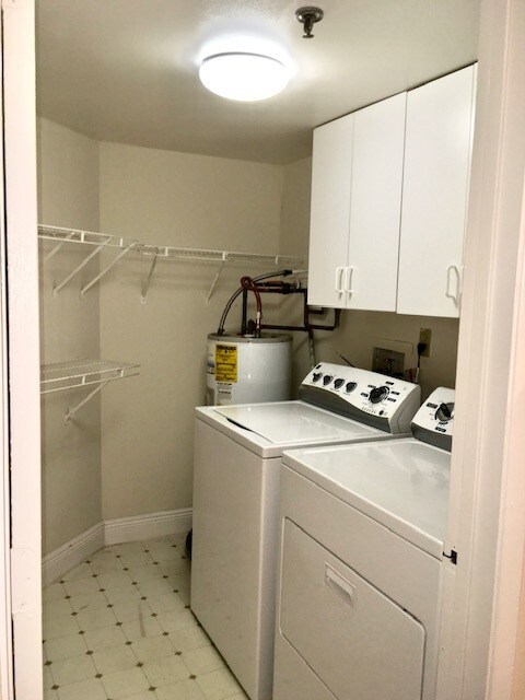 Building Photo - 2025 Lavers Cir