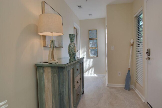 Building Photo - 10 Dune House Ln