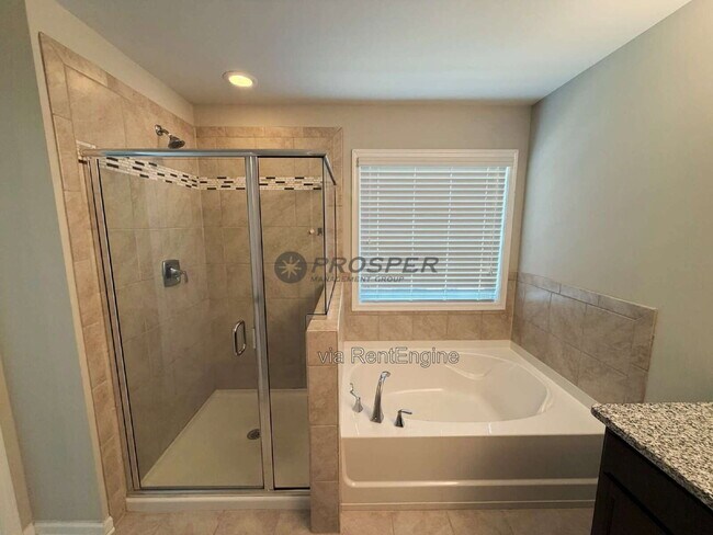 Building Photo - 108 Redmont Ct