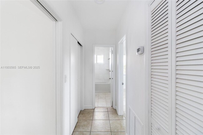 Building Photo - 1114 Genoa St