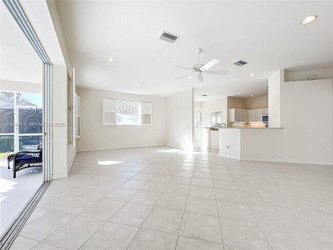 Building Photo - 4874 Sabal Lake Cir