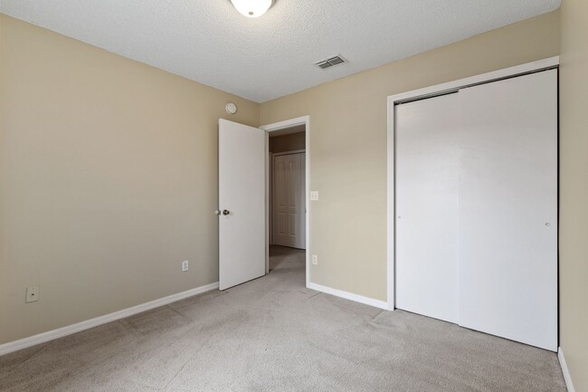 Building Photo - Move-in Special. Beautiful First floor con...