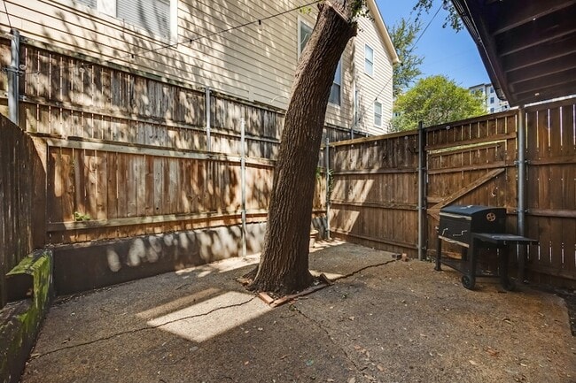 Building Photo - 3500 Routh St