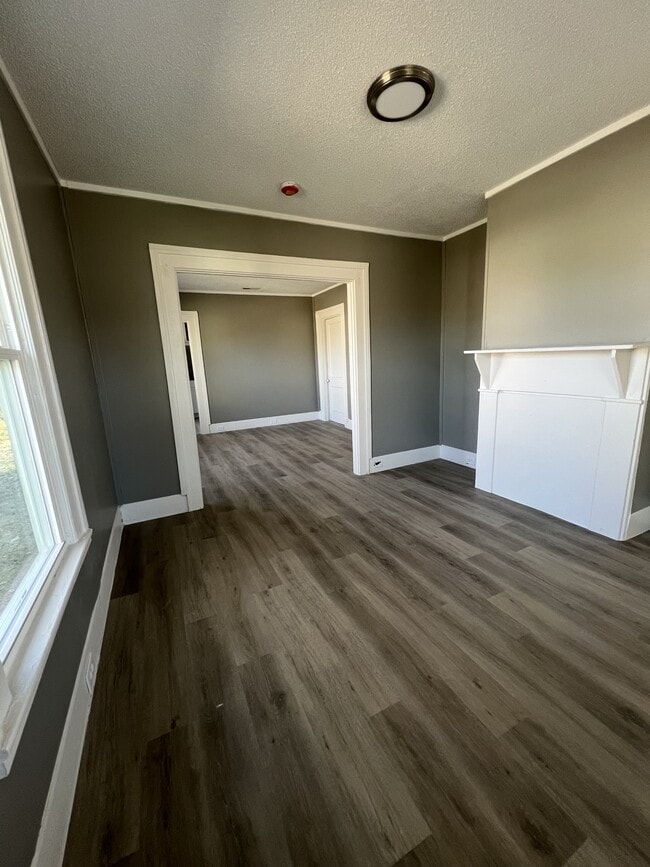 Building Photo - 726 Henderson Ave