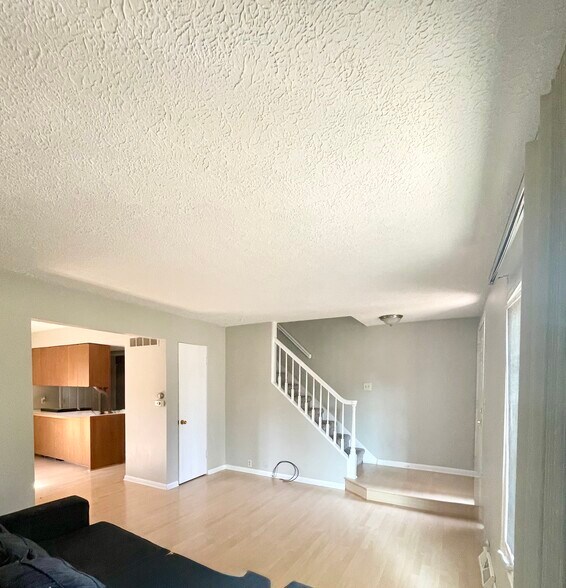 Building Photo - 1233 Park Ave