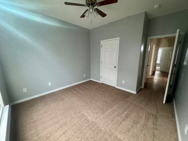 Building Photo - 168 Willow Point Cir