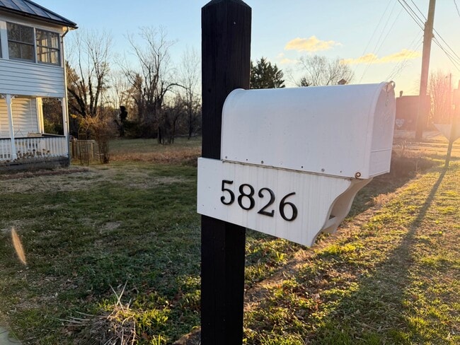 Building Photo - 5826 Railroad Ave