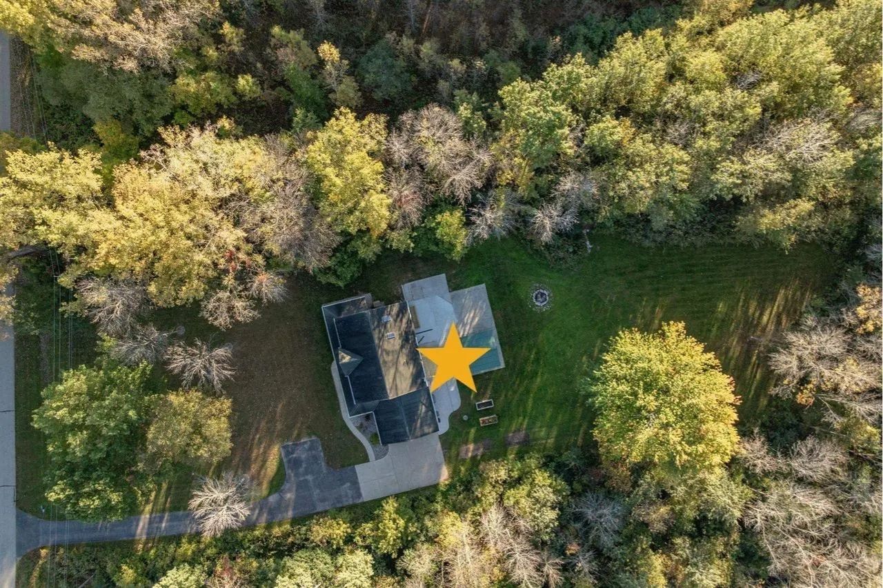 Building Photo - 969 Riverside Dr