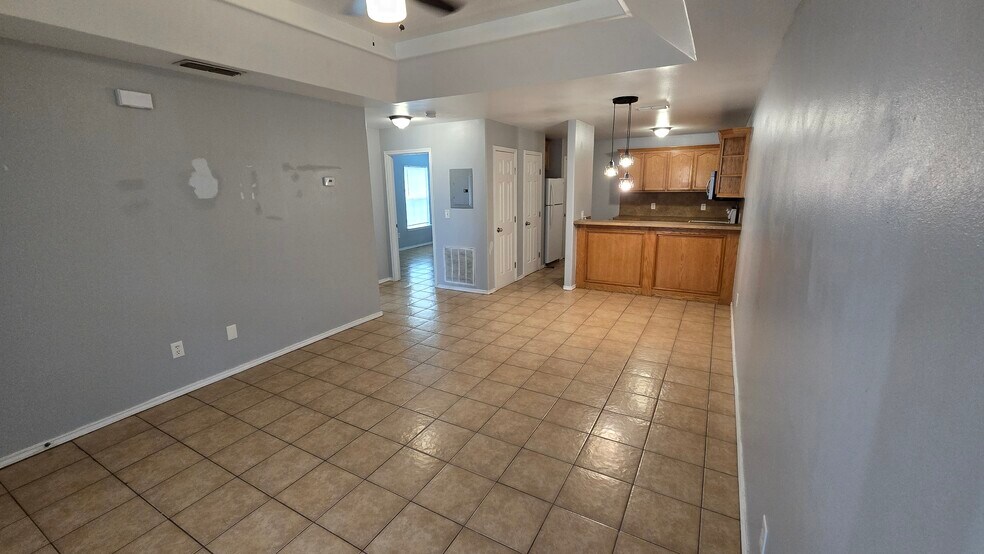 Building Photo - 1319 Nesmith St