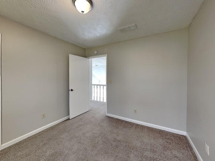 Building Photo - 2277 Hampton Dr