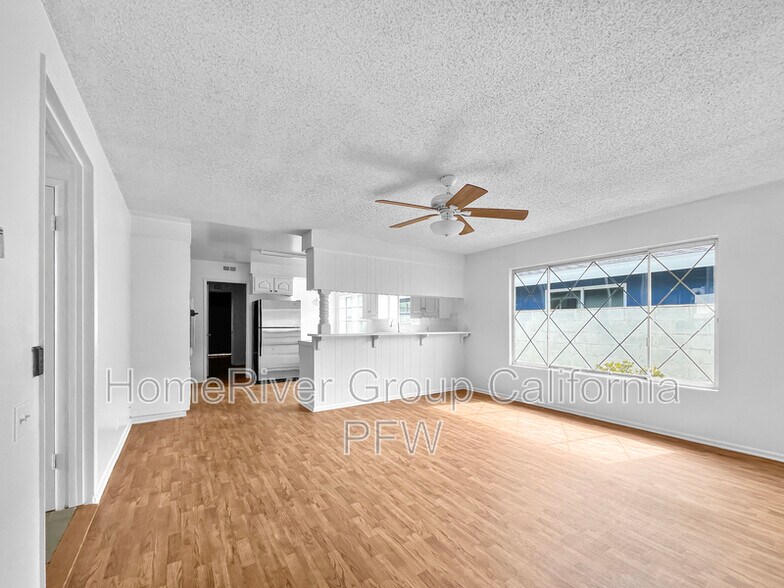 Building Photo - 5060 Sealane Way