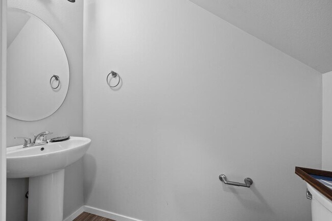 Building Photo - 5324 Remington Dr