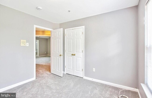 Building Photo - 9902 Woodview Dr