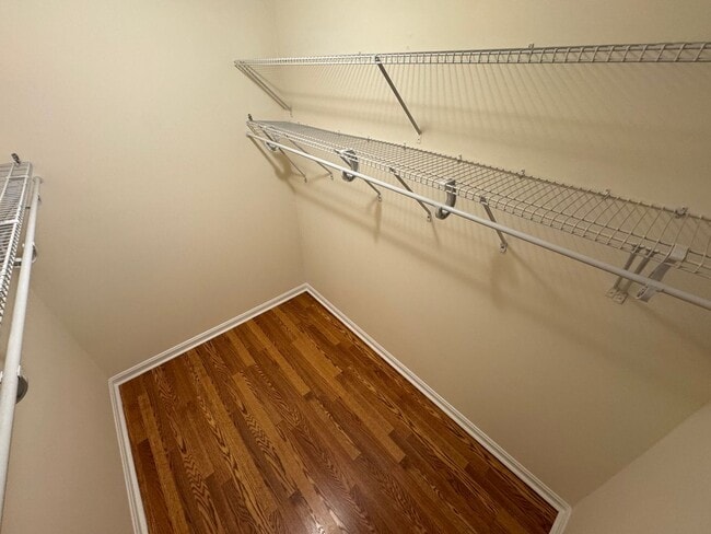 Building Photo - Well-Maintained 3 Bed 3.5 Bath Townhome Wi...