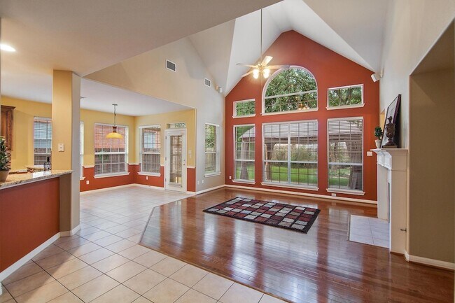Building Photo - 2412 Arbor Dr