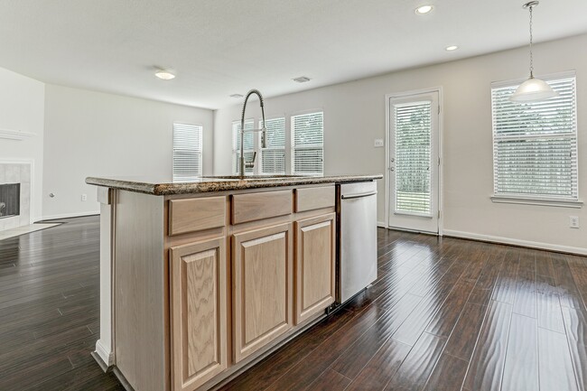 Building Photo - Medical Center Home for Lease! Move-in Ready!