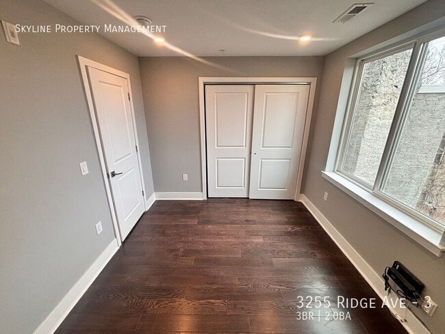 Building Photo - 3255 Ridge Ave